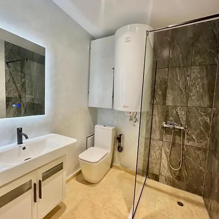 Sky Penthouse & Jacuzzi Apartman Aranyhomok